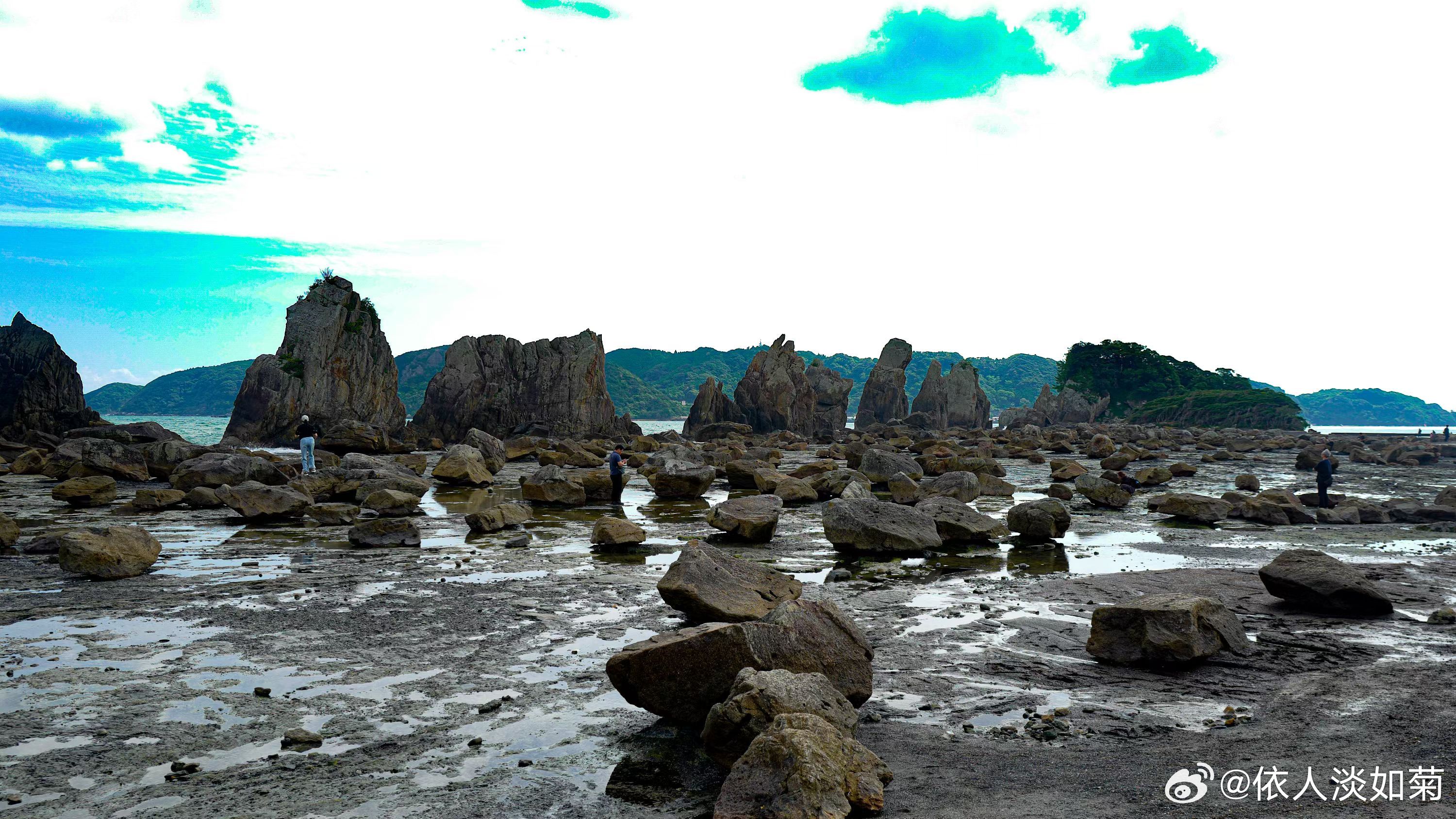 本州最南端以及本洲最南端烟灰缸[偷笑][偷笑]这一段风景，有点花莲的感觉。​附近的桥杭岩也很特别，体外飞仙一样竖着十几根岩石，漂亮。菊姐的旅行日本旅行 ​​​