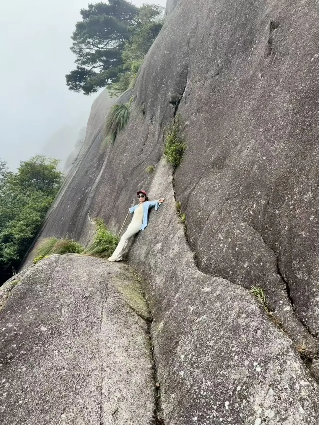 9.5开始黄山免票，记得要从东大门上山