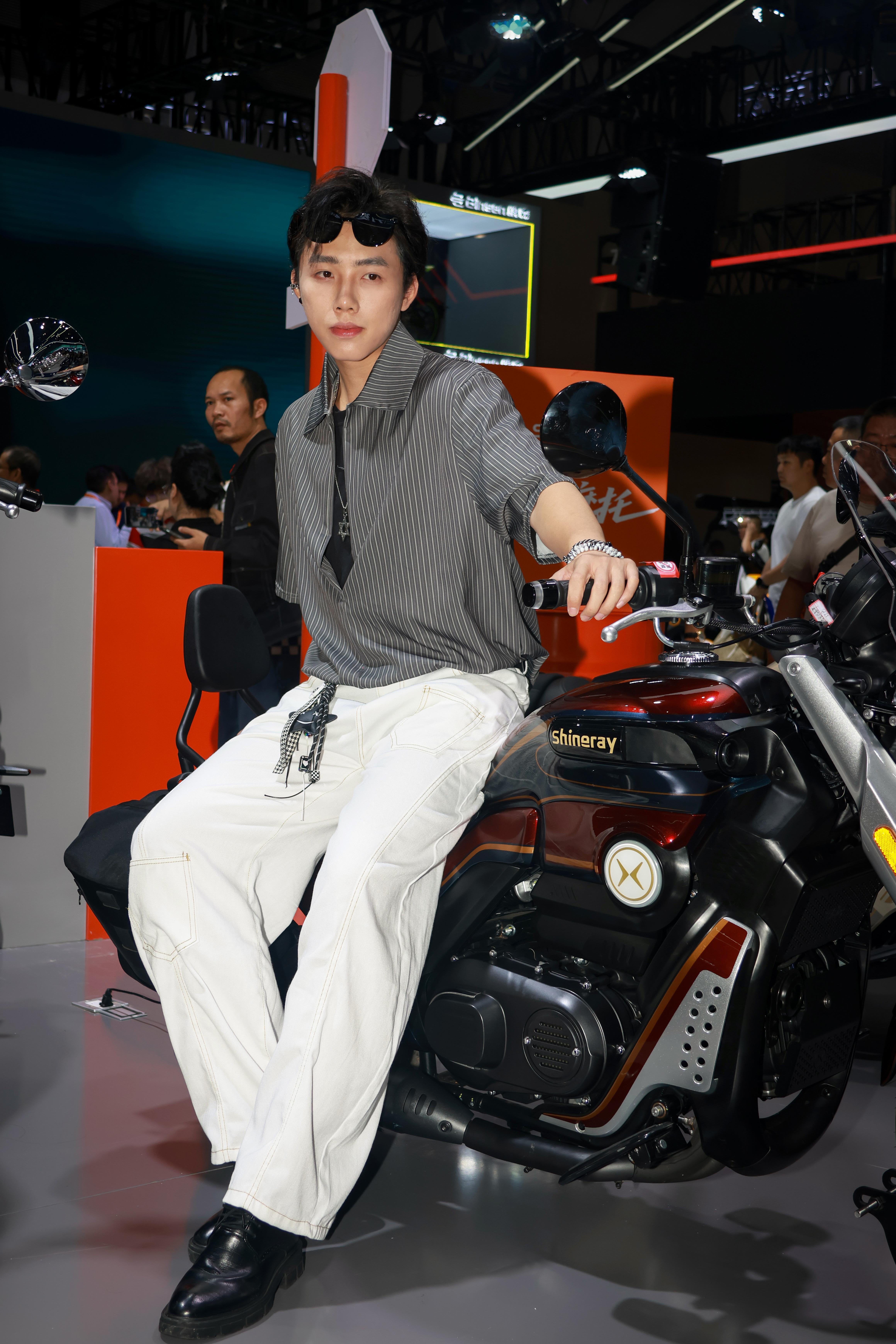 #2026中国摩博会##机车男模# 男模人像~[不愧是你][不愧是你] ​