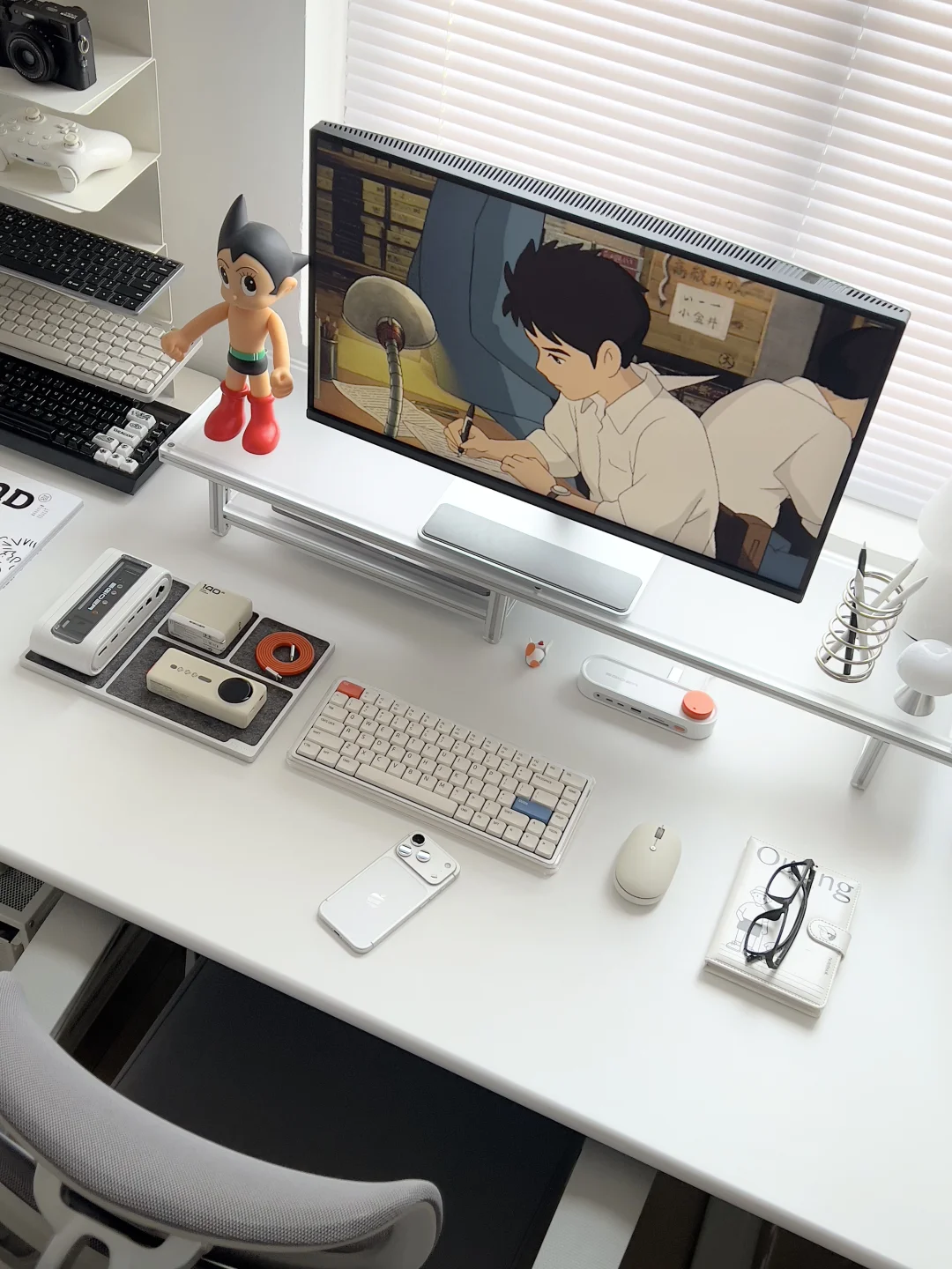 越来越喜欢我的极简桌搭