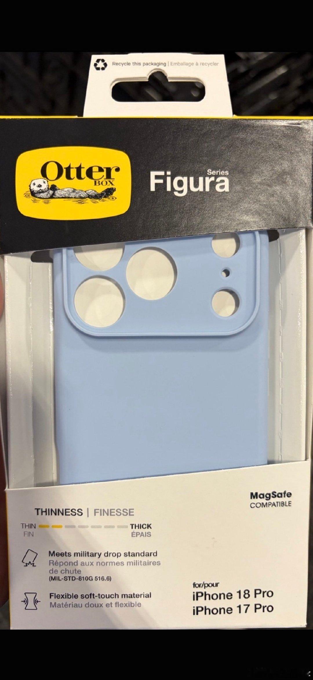 #iPhone18ProMax手机壳曝光#

今年的机王要来了。每年都有人说丑，每年都有人说不好，但是每年都会大卖。

手机壳的厂家，自然也最喜欢做iPhone的配件。

除了有流量，还有就是不愁卖啊[偷笑] ​