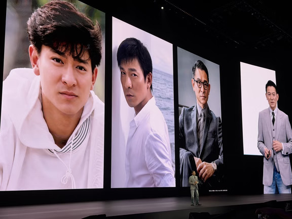 以前觉得刘德华是个明星，后来才明白他是一个时代#华为发布会 #HarmonyOS6 #用鸿蒙的亿点理由 #刘德华 #余承东 #影帝 #华为 #华为puraxview #华为matext2 #热点
