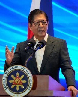 马科斯：没想疏远中国，看好经济合作 

评：发起军事挑衅的时候想啥了？菲律宾别想既要又要。 ​