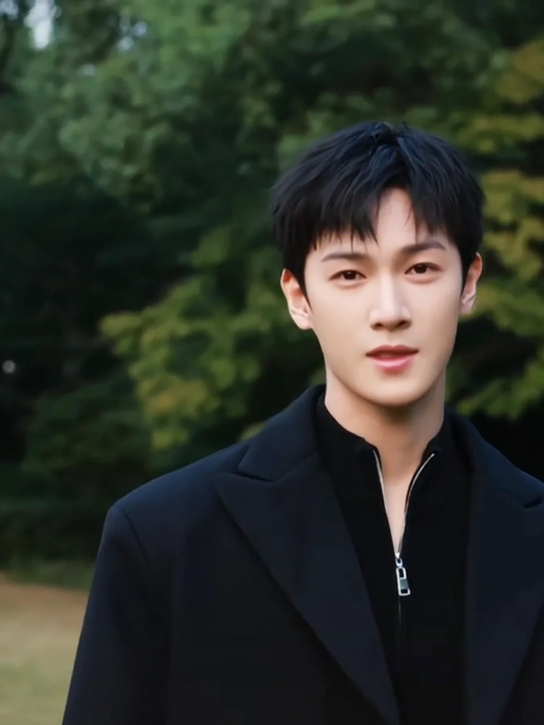 酸涩拧巴文学《爱了很久的朋友》