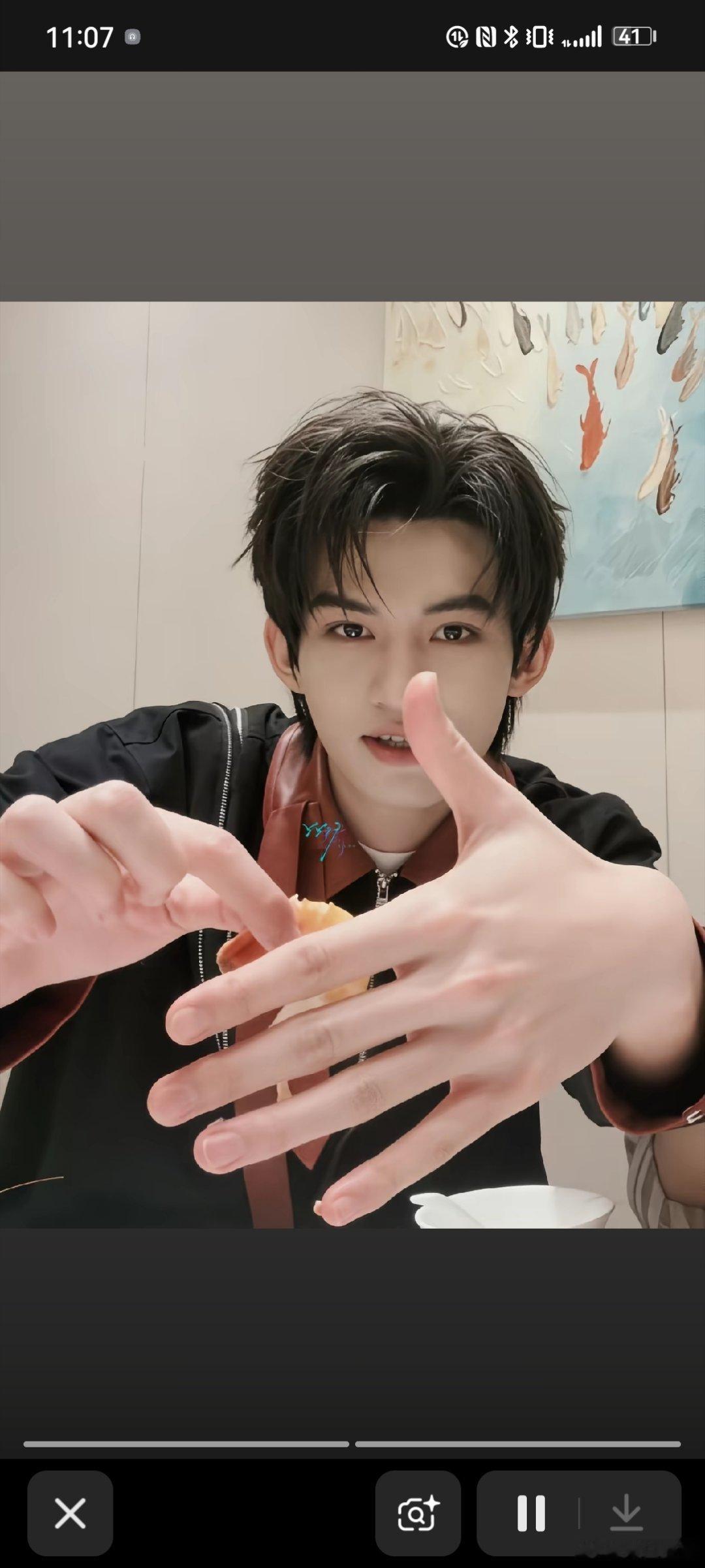 #云熠星河[超话]# 🌌#云旗郝熠然# 

哎？高大勇打直球了？
预知后事如何，请移步老福特观看[期待]（id同微博） ​
