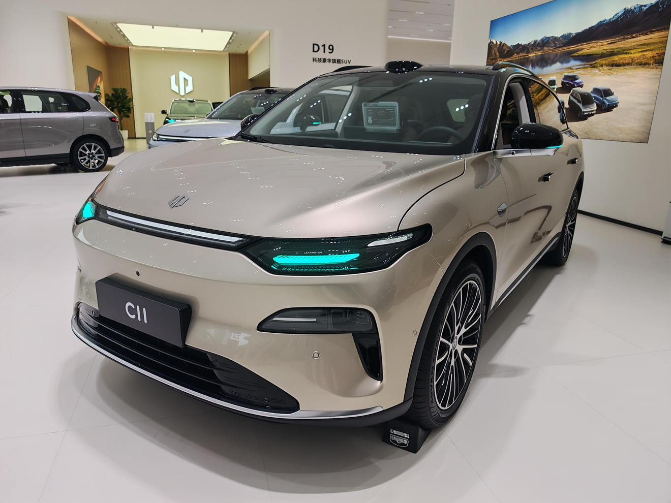 试驾零跑C11，高速行驶质感稳定又安静