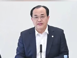 #招商局原副总李百安被公诉# 【搞权色交易、非法收受巨额财物，招商局集团原副总经理李百安被公诉】#李百安搞权色交易被公诉#最高人民检察院消息，招商局集团有限公司原党委委员、副总经理李百安涉嫌受贿一案，由国家监察委员会调查终结，移送检察机关审查起诉。经最高人民检察院指定管辖，山东省人民 ​