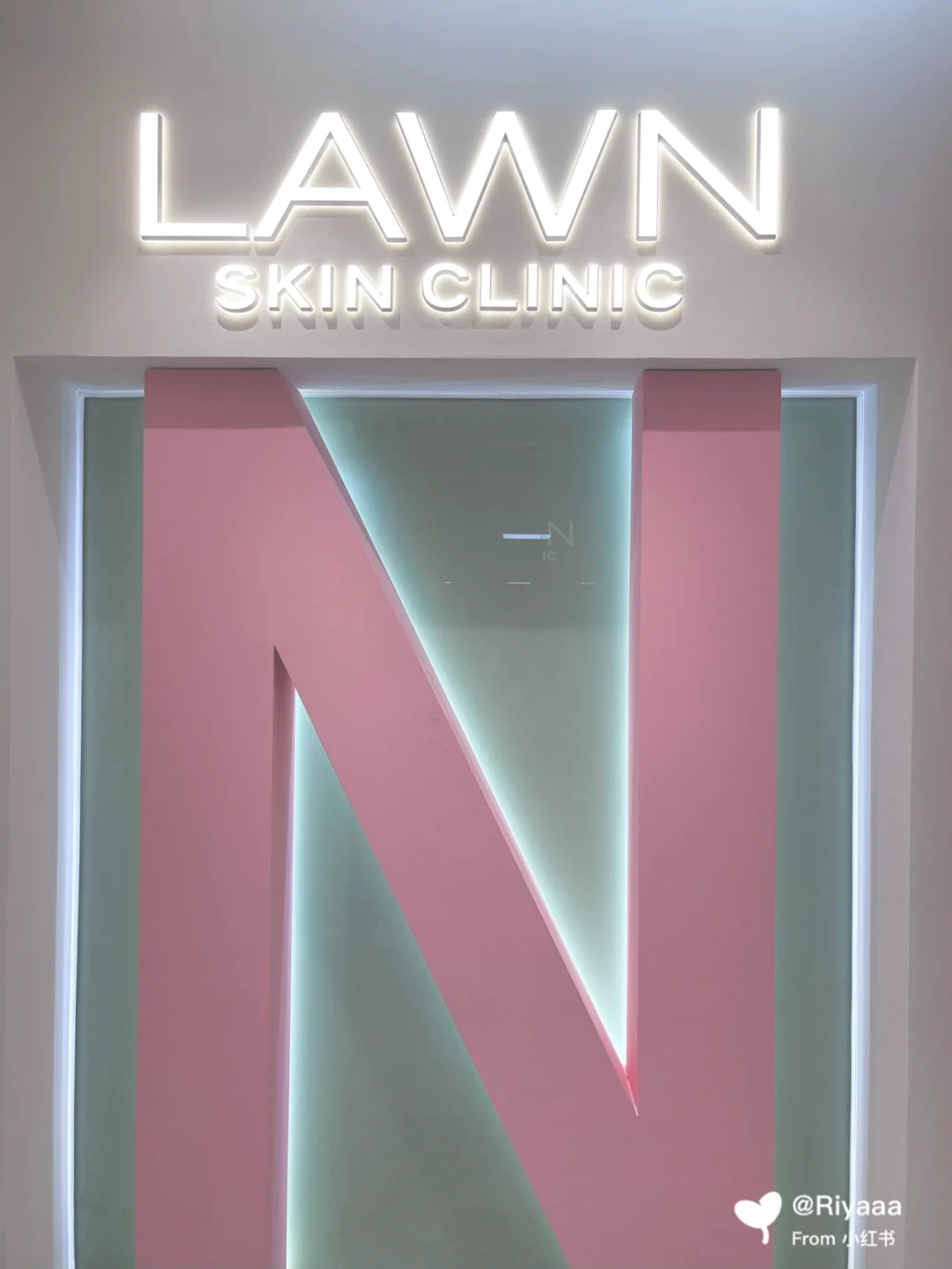 深圳探店｜给肌肤来一场八杯水补水盛宴—LAWN