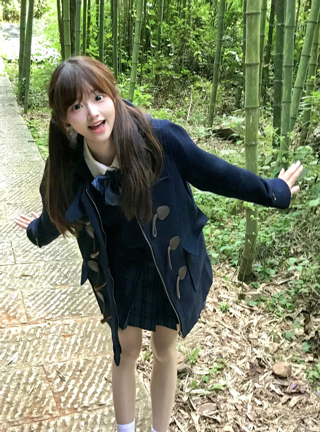 她好像知道自己很可爱！💕