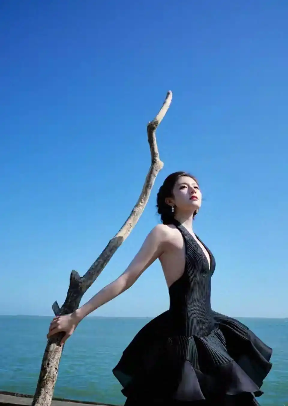 李兰迪颜值全线飙升，这般绝佳状态谁能扛得住啊。