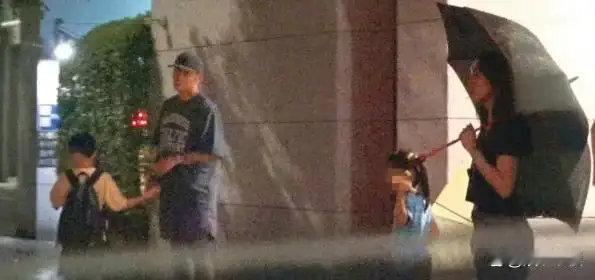 离婚不离家？余文乐官宣离婚3个月，和前妻带儿女聚餐，各开千万豪车，同回旧居 ​