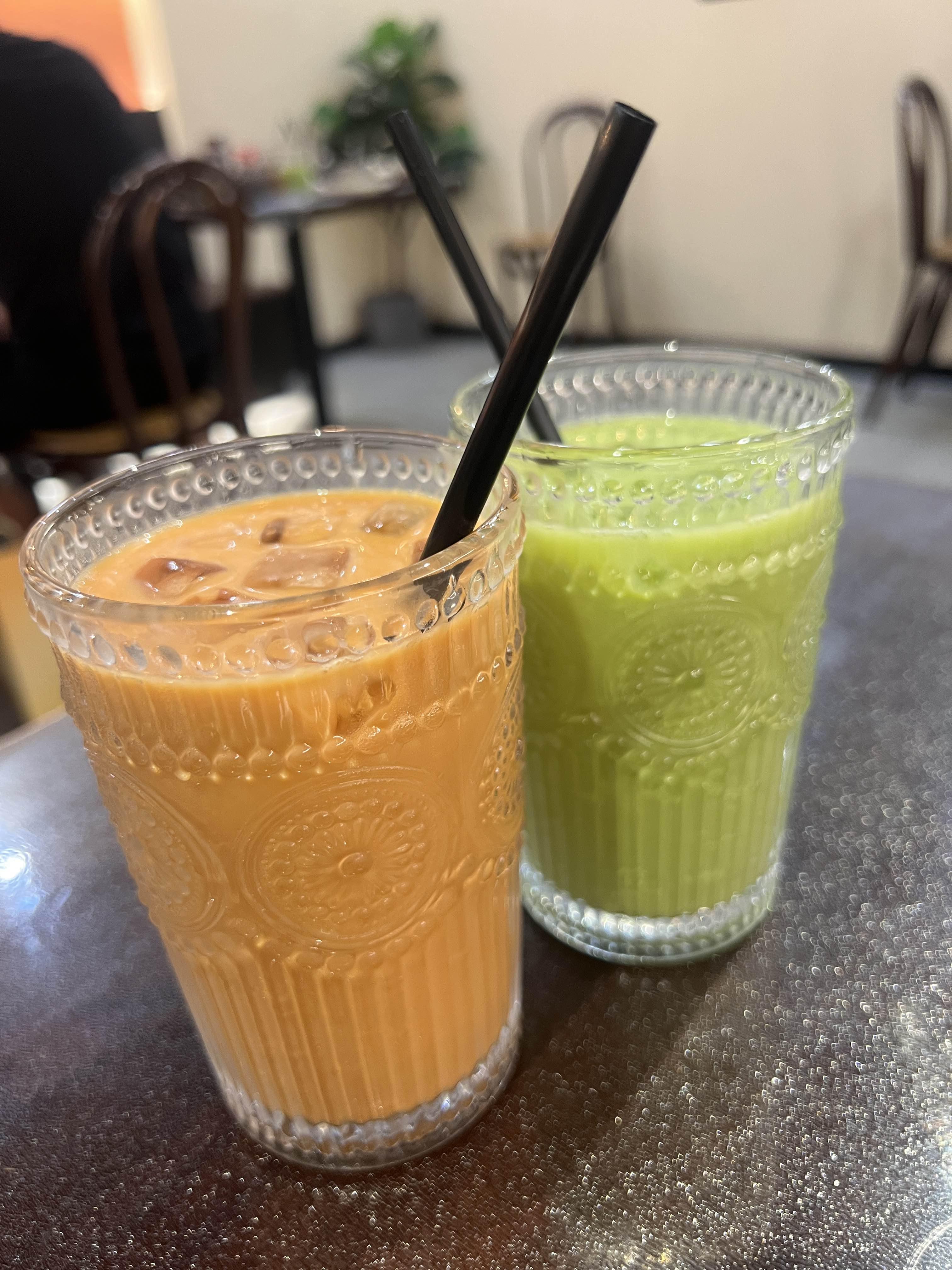 夫妻在一起多久是真爱：  夫妻一年：叫新鲜  二到三年：叫牵挂 三到五...