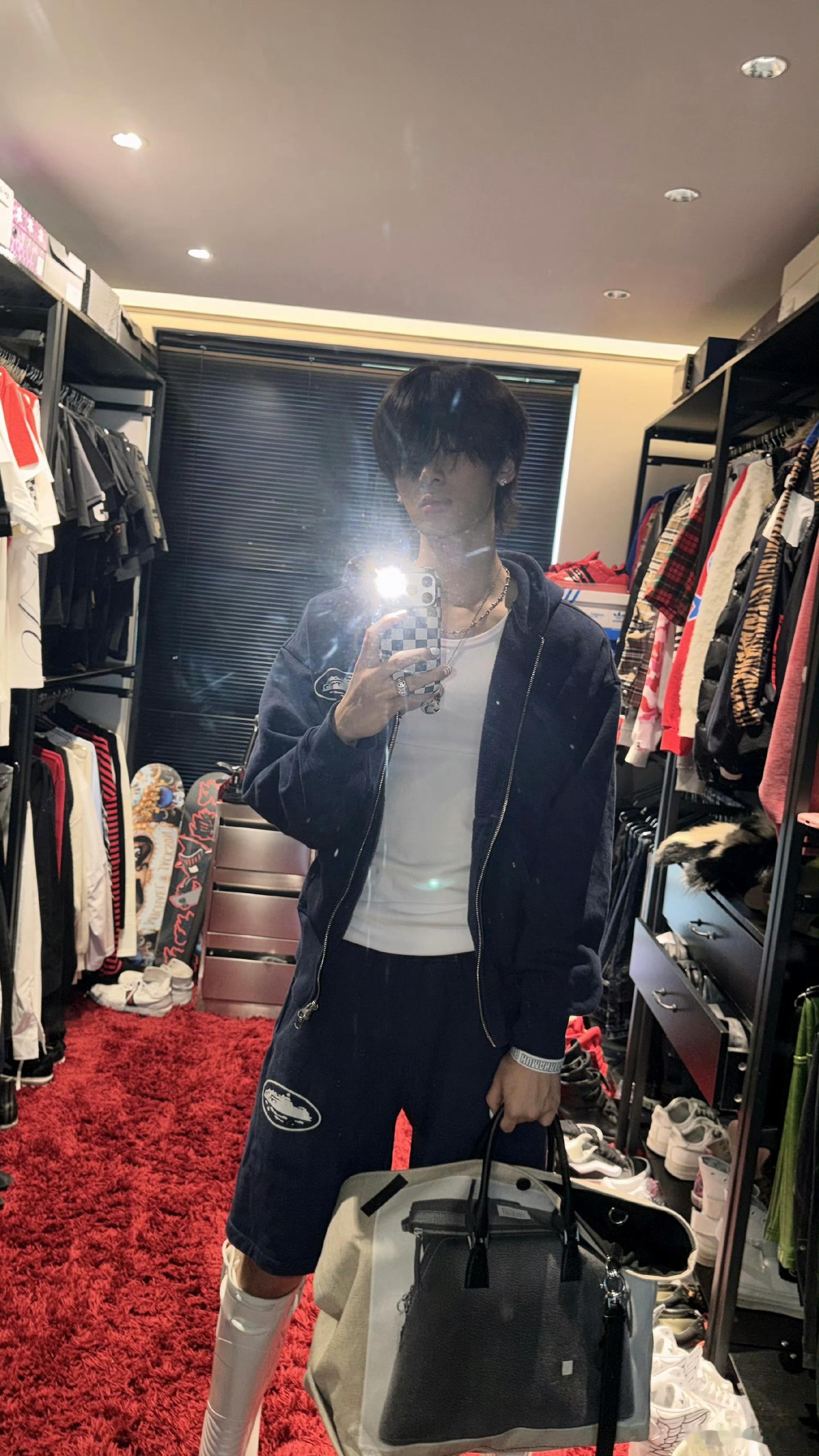 男模拍照就这样✌️ ​​​
