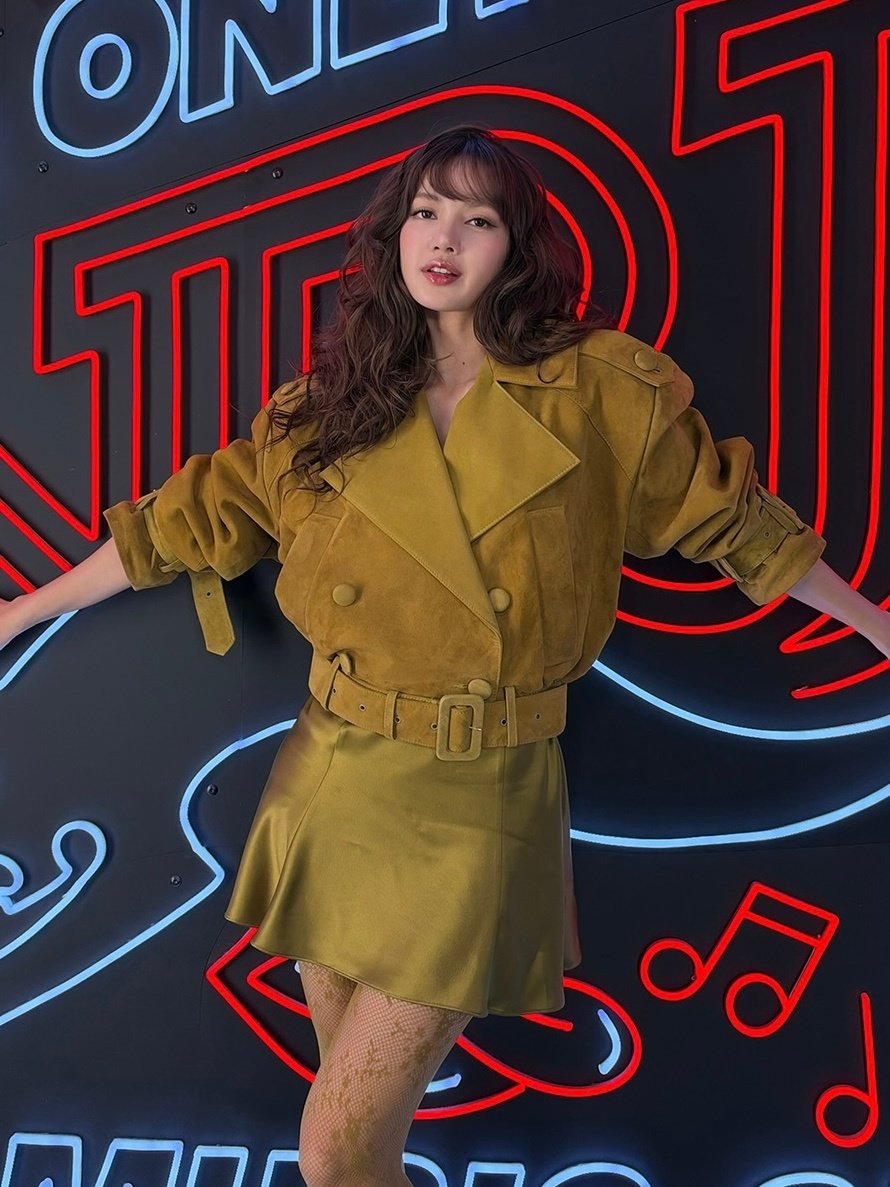 Lisa x NRJ电台节目预告照 ​