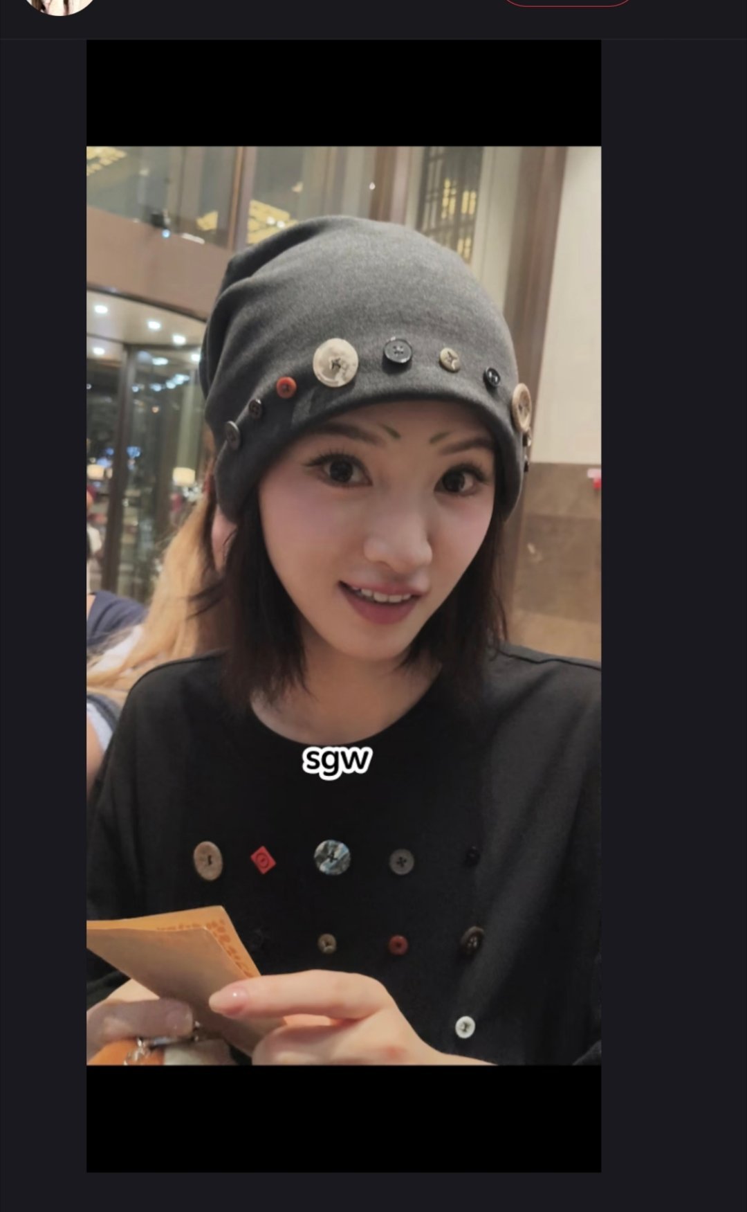#黄灿灿[超话]# 
两个小眉毛怎么那么喜感 ​