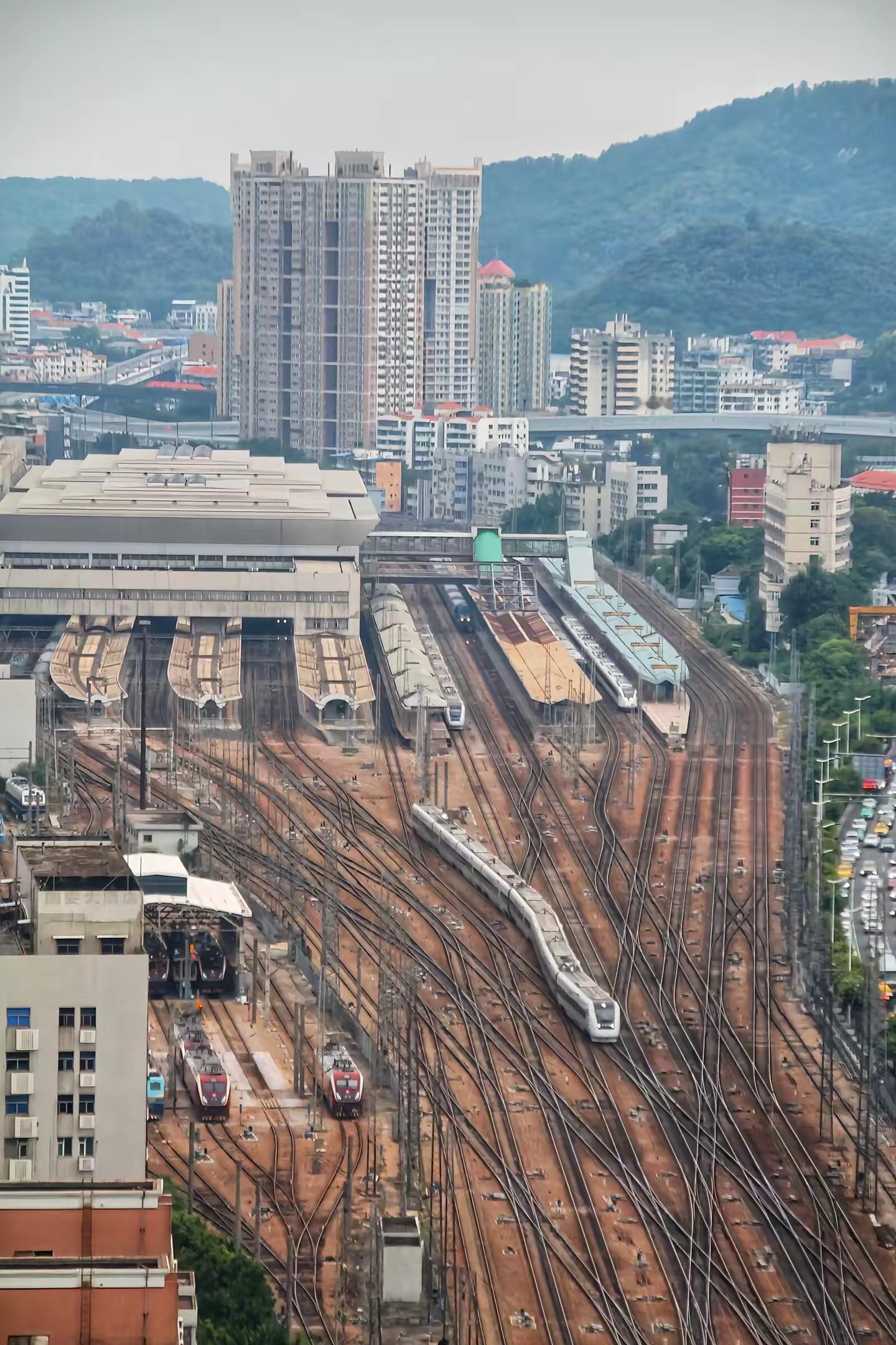 广州东站将迎来大改。人面不知何处去 桃花依旧笑春风