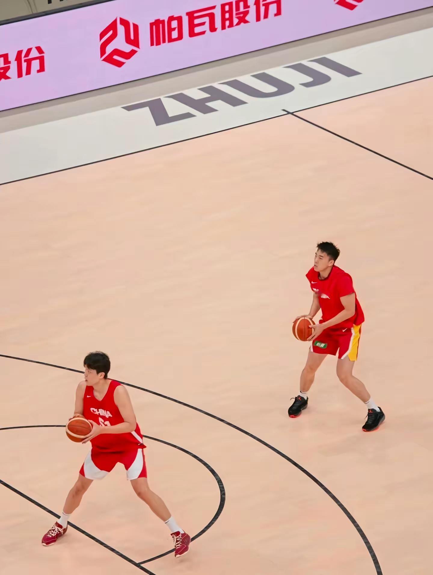 中国男篮未来锋线和内战的答案就在这里