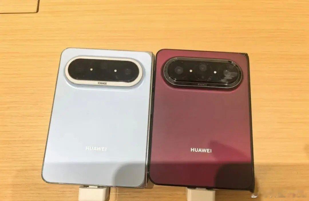 #华为PuraXMax波尔多红#波尔多红氛围感拉满，醇厚深邃的酒红色调，纯色后盖简约不简单。

做投资的对红色有特别的喜欢。 ​