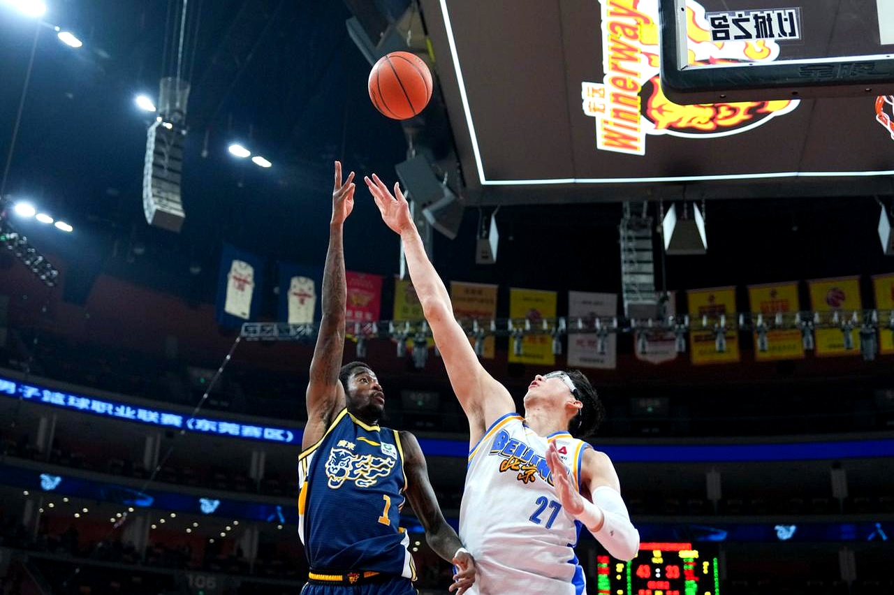 看一阵名单出来，心里直翻白眼：周琦、王哲林、孙铭徽、赵继伟这些老将竟然...