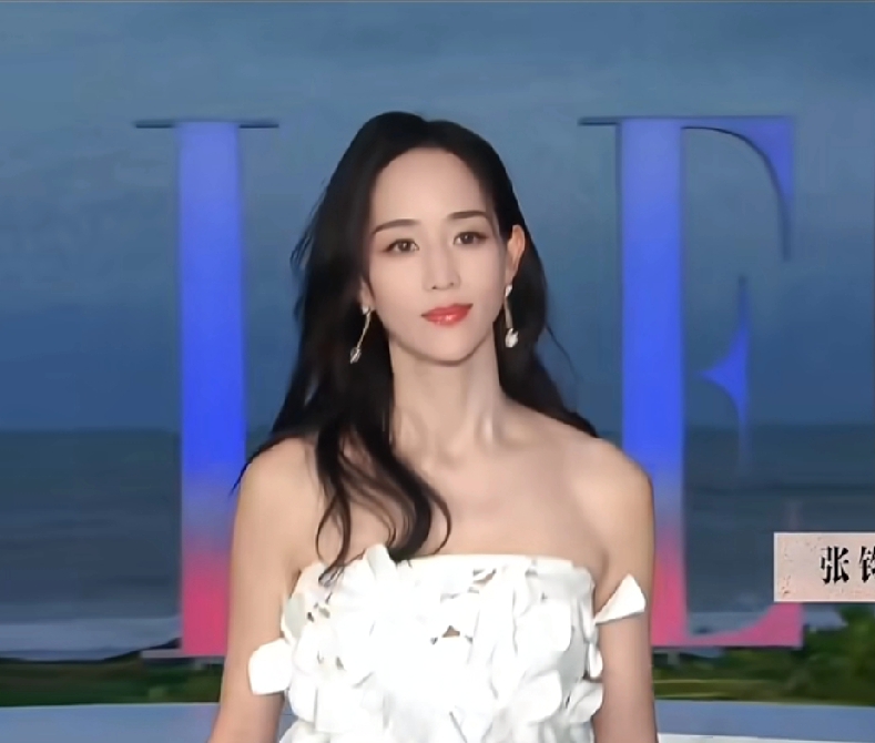 真的对张钧甯真的对她有别样的喜欢，她超级自律，运动健身，气血很足的美...