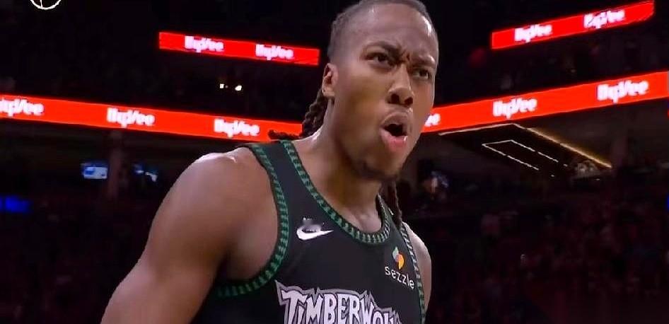 三比一，卫冕冠军掘金队，一只脚已经悬在淘汰的深渊外。 离谱在哪？对面森...