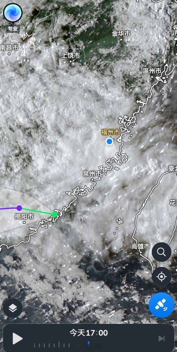 【晚高峰温馨提示】今天（4日，周五）台风“沙德尔”影响，福州各地阴有阵雨或雷雨，部分地区有暴雨到大暴雨，局地特大暴雨。截止17时福州主城区（鼓楼乌山）最高气温为26.6℃，最低气温为23.9℃，体感舒适。

现在是下班晚高峰和学生放学时段并恰逢周末，目前主城区内大部分路段较拥堵，提醒大家驾车 ​