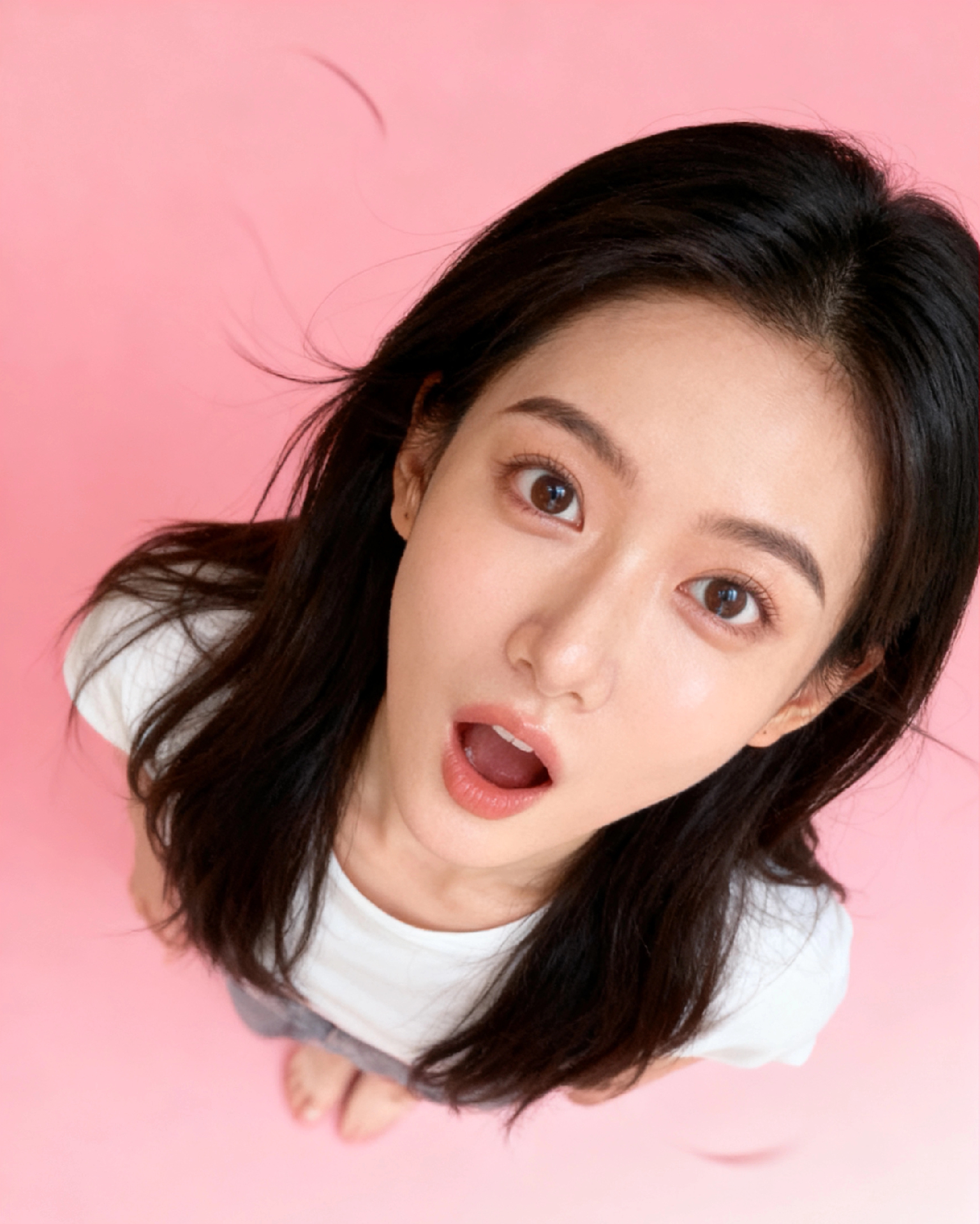 别自欺欺人了！两性关系的底层逻辑，从来都不是“真心换真心”。   女人...