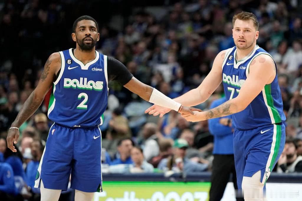 #NBA[超话]##起程nba中国赛2026# 
喜欢小牛（独行侠）的第23年 2023年
22-23休赛期独行侠没有跟布伦森（我侠真核）续约，嫌人贵，23年二月换来了欧文
交易后防守不好，最终西部第11 无缘季后赛
换来阿隆戈登的掘金首轮41 森林狼
次轮42杜兰特，布克的太阳
西决40 湖人
总决赛41 热火，约老师mvp
掘金除 ​