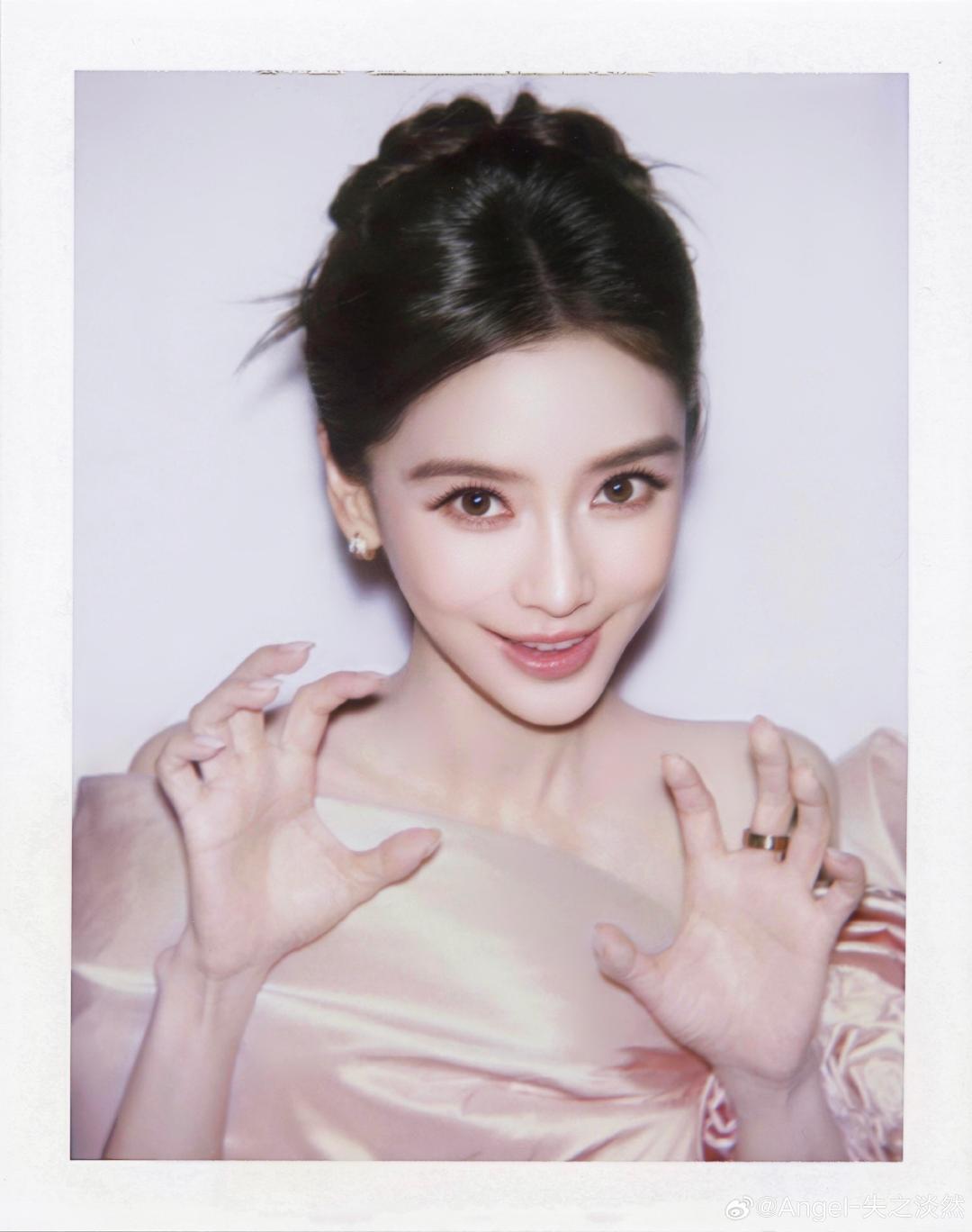 #angelababy[超话]#  [兔子]#杨颖# 

ᴹᵃʸᵉᵛᵉʳʸᵗʰⁱⁿᵍʸᵒᵘᵈᵒᶠᵒʳⁱᵗʰᵃᵛᵉʳᵒᵐᵃⁿᵗⁱᶜʳᵉˢᵘˡᵗˢ.愿一切为之努力的事情都有浪漫的结果

​