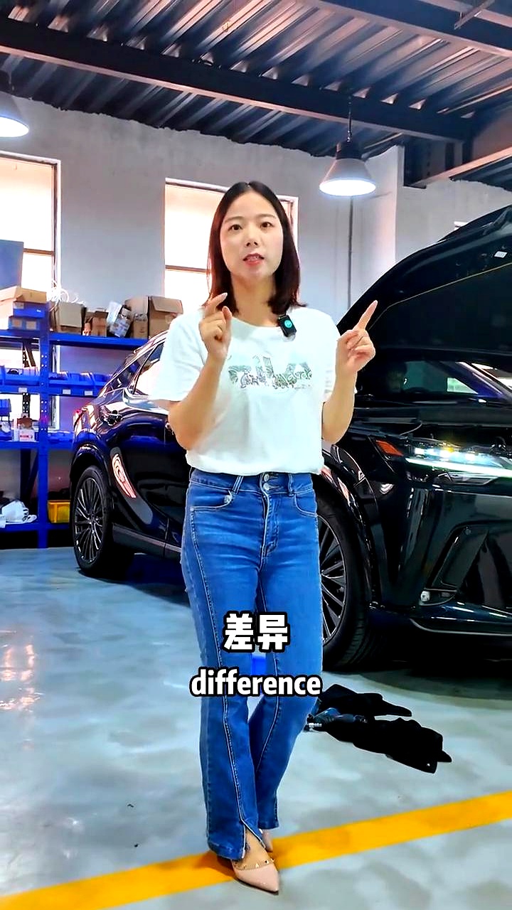 车友全款41.5万提了台雷克萨斯RX中配，比31万的低配整整多掏了10万，结果刚从4S店开出来，扭头就扎进了改装厂
 

原车带的三眼大灯嫌不够亮，硬是拆了换四眼矩阵，嫌刹车软心里没底，又花大价钱升级原厂六活塞卡钳。原本以为多掏10万买个中配能省心，结果到手发现还是个“半成品”
 

多花10万的配