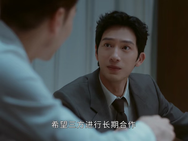 桃被就呛了，栾念看了她🤔🤔🤔