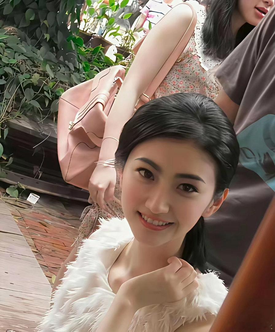 早期的景甜确实是人间富贵花[心] ​