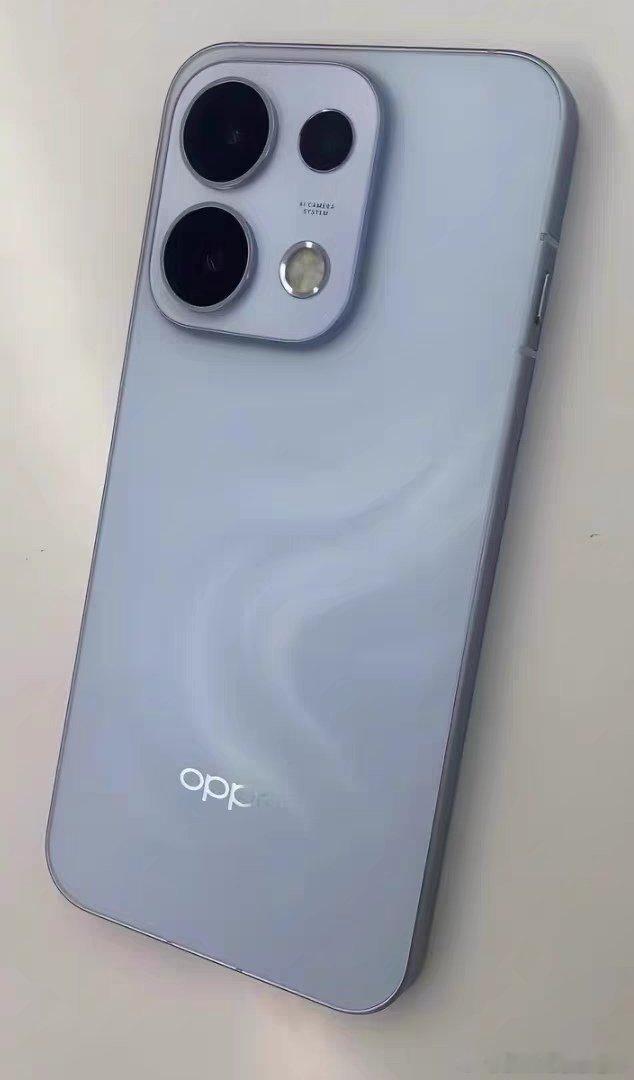 机型很漂亮，用起来很顺手，速度流畅，照相也很清晰，第一次用OPPO，还不错😀 ​
