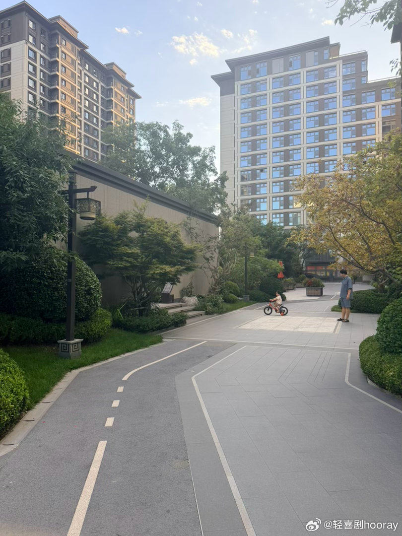 自从仔爱上骑车，总是拉练妈妈，要我追尾他[融化]仔啊，中医说妈妈气虚体弱散步就好，教练求放过[泪]  ​