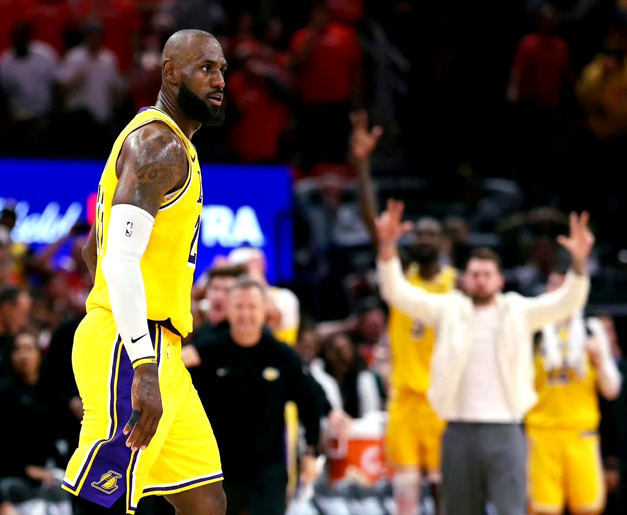 41岁的詹姆斯，带着残阵湖人，居然3比0领先了！    这剧本谁敢写？...