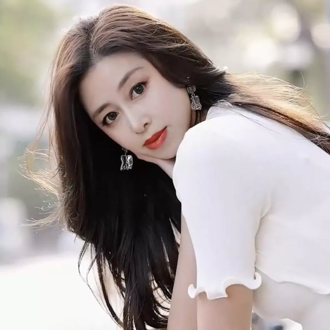 元气少女，温柔可人，户外写真，自然美态