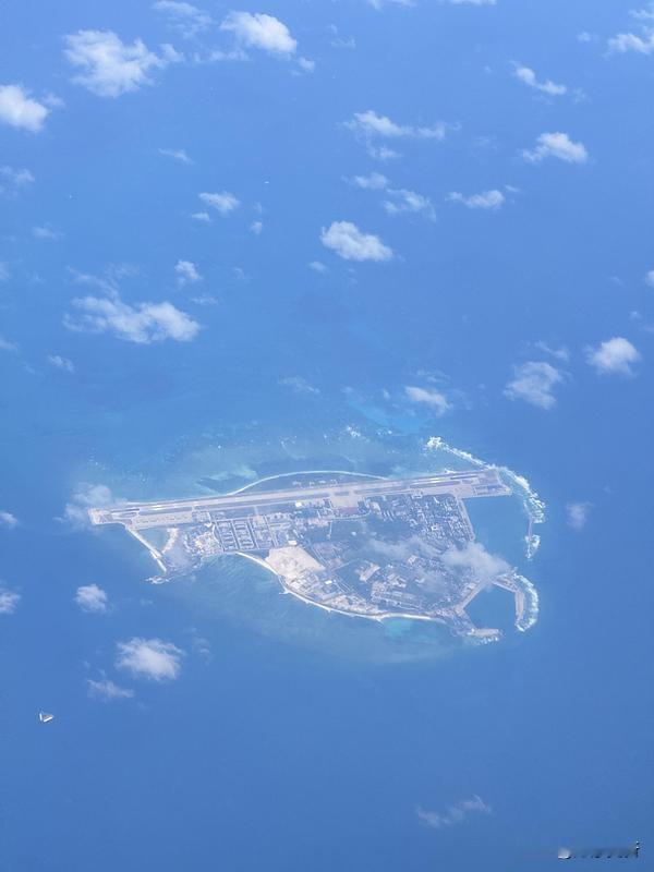 据公开外交信息2026‑09‑04报道，越南外交部发言人再度对外宣称，越南对西沙群岛拥有主权，声称未经越方许可，其他国家在相关区域开展的一切活动均非法无效。
 
对此中方作出明确回应，西沙群岛是中国固有领土，中国在本国领土之上开展必要建设，完全属于主权范围之内的事务，越方没有权利对此说三道四。