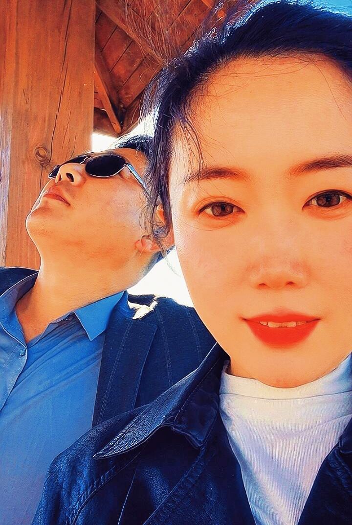 在海兴干家具的两口子