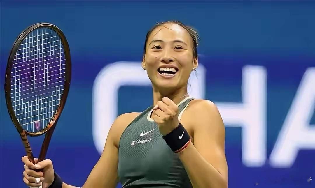 郑钦文最新消息
       2026年最后一项WTA大满贯比赛美网公开赛（只介绍女单），即将隆重登场。中國金花，人气王，现世界排名第121位的郑钦文，日前已抵达美國，由于排名靠后，无法入围美网正赛，将于明天参加美网资格赛。
       1，比赛时间：
        （1）正式比赛：8月30一9月13日。
       （2） ​