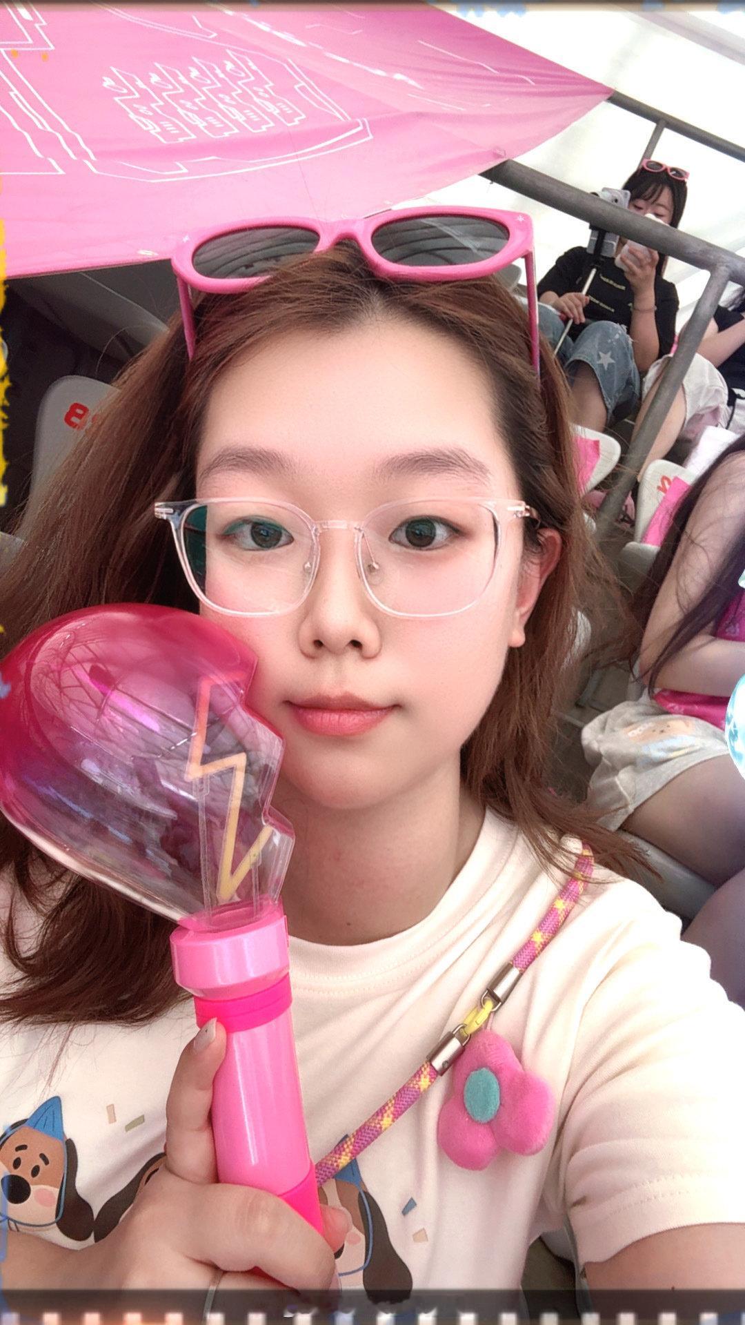 终于，我陪你走到了鸟巢 
谢谢汪苏泷 也谢谢不顾一切的我自己  ​