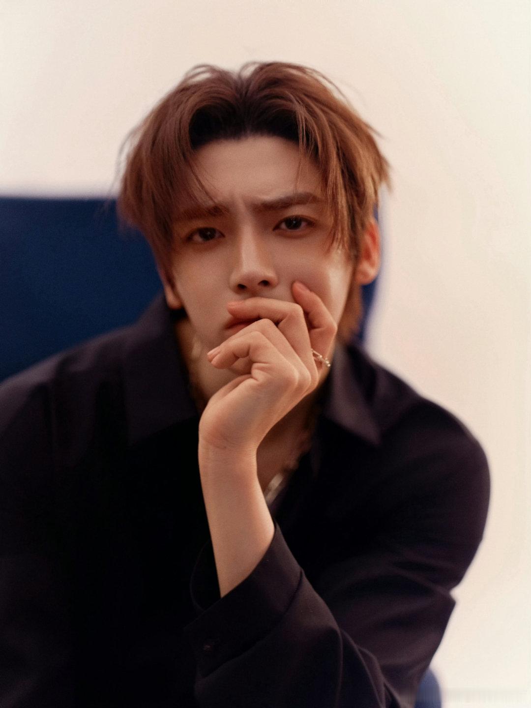 #侯明昊[超话]# 什么时候让侯明昊现偶啊啊啊这张脸现偶真的绝了#现偶什么时候原谅侯明昊##侯明昊张碧晨唱尽爱而不得# ​