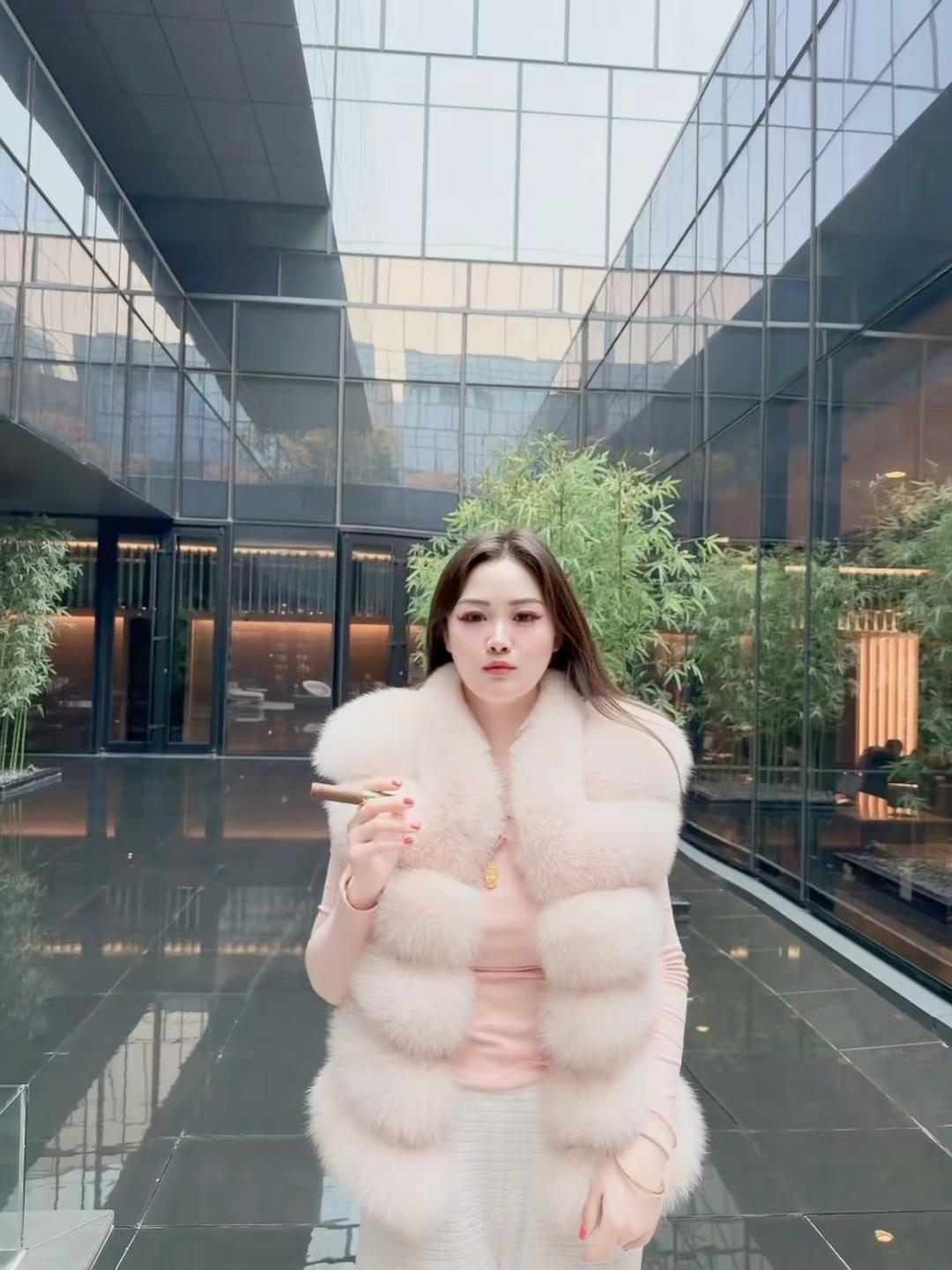 <p>高贵优雅 美女 名媛风 甜美女生 <!--{img:0}--><...