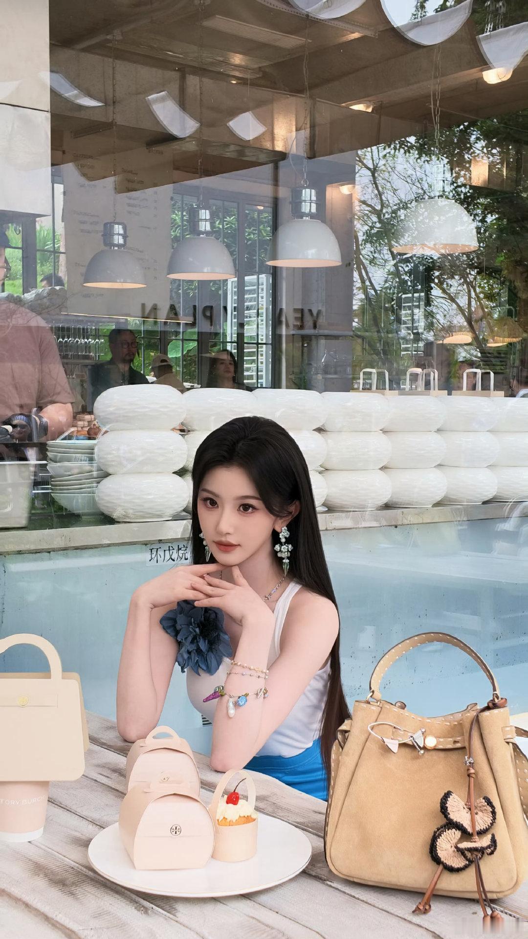 #孔雪儿coach腕表品牌大使# 8.27超like ​