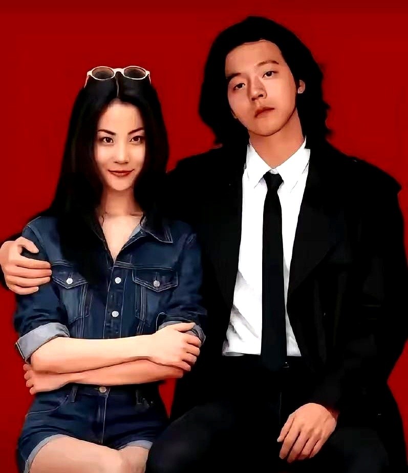 1996年王菲嫁给窦唯，三年后干脆利落签了离婚协议。

结束和栾树的恋情后，她盯上了这个摇滚乐手。没怎么犹豫，直接倒追。

那几年，王菲的歌单变了。以前唱港台流行，后来跟着窦唯玩起了先锋实验。

一张《浮躁》专辑出来，全是两人的艺术碰撞。乐评圈到现在还在聊。

感情后来散了，散得很痛快。但她骨子里的