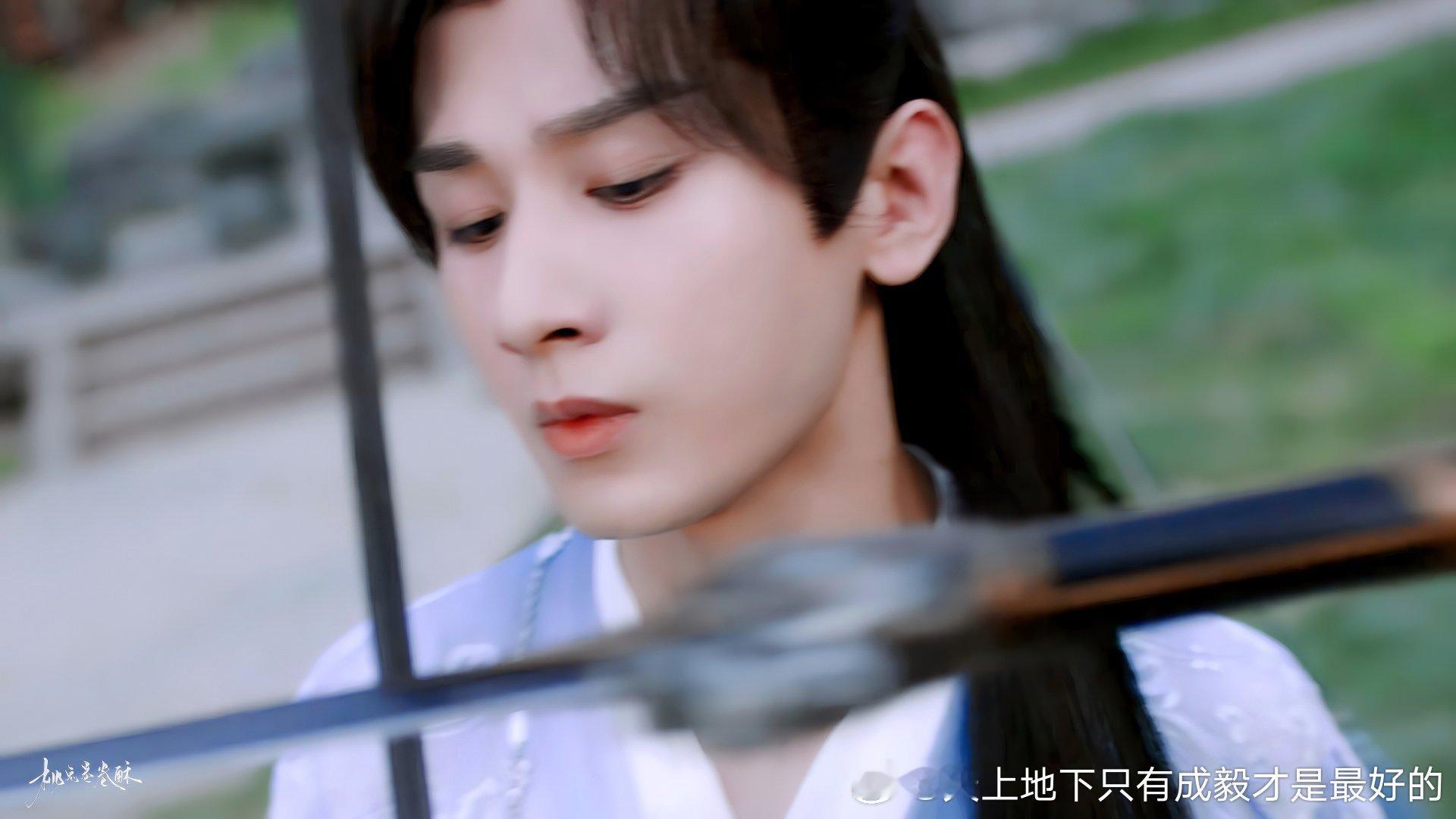 #成毅[超话]##成毅回复张智霖#cy#张智霖成毅合照#  成毅·林彦廷以心理博弈破虚妄，凭一身狠劲定黑白。成毅｜卢云 | 两京十五日 | 朱瞻基 ｜狩谎｜林彦廷 ​
