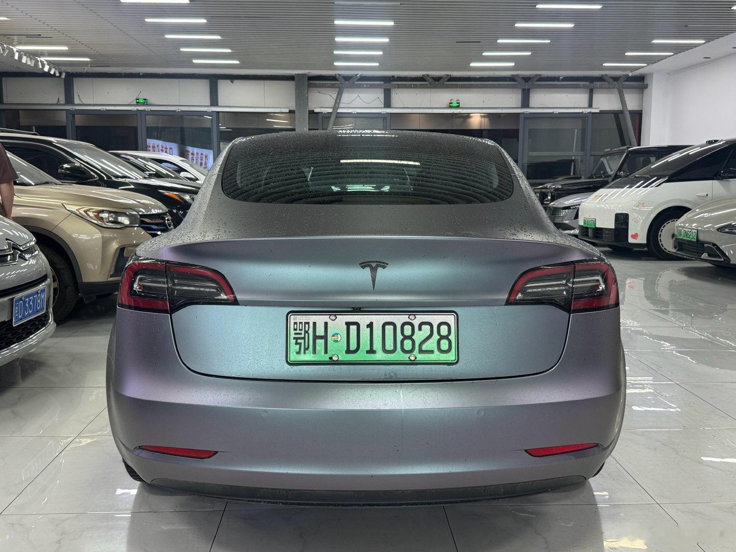 特斯拉已定
经过晚上耐心的沟通
不懈努力 
被大姐成功拿下[流鼻血] ​