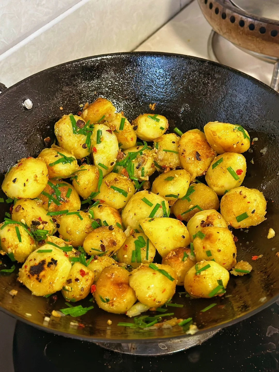 香煎麻辣小土豆/粉粉糯糯的太好吃了