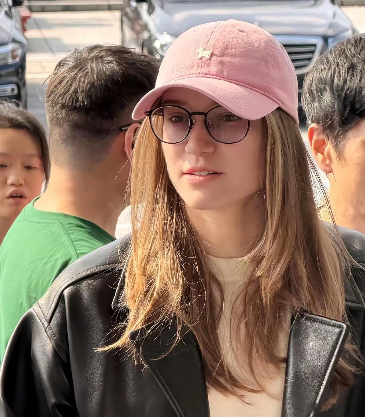 莱巴金娜拿到宁波站冠军后，不是选择休息调整，也不是去封闭训练为年终总决赛做准备，而是选择继续以赛代练，去参加东京站的比赛。
​临近年终总决赛，其他入围年终总决赛的球员基本都不参加积分小的赛事，选择休息和封闭训练，为年终总决赛做准备，但莱巴金娜仍连续参加500积分的宁波站、东京站。
​