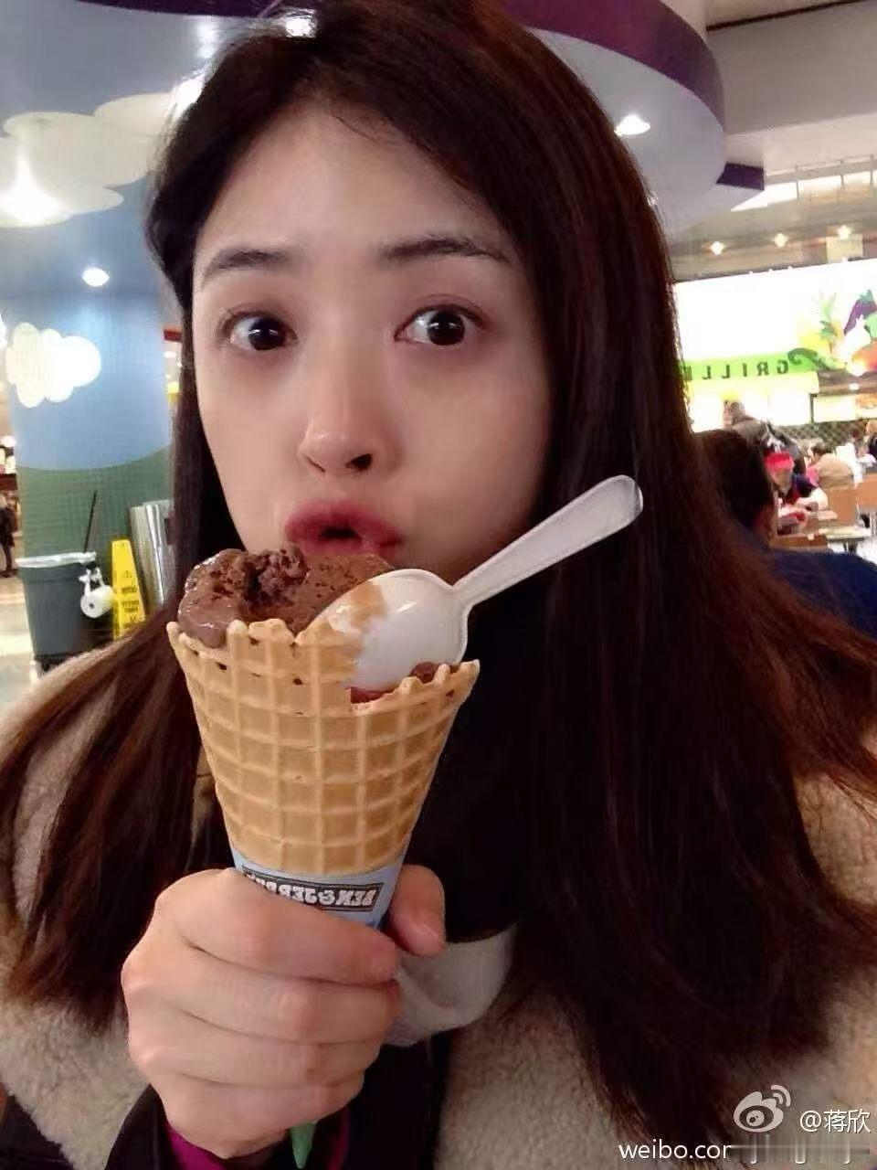我的女孩，从此，眼泪只能从嘴角流出来了 #蒋欣宋莹转发宣传范丞丞新歌# ​