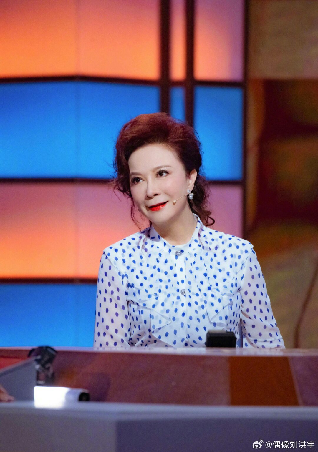 今天是蔡明的65岁生日。我妈从20岁就开始看《我爱我家》就喜欢你，后来我也喜欢看《奇异家庭》和《闲人马大姐》。生日快乐，蔡老师！ ​